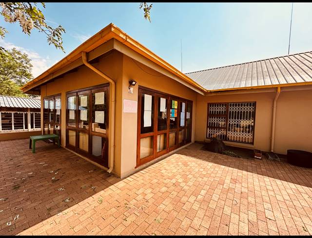 1,219M² INVESTMENT FOR SALE IN SUNNINGHILL
